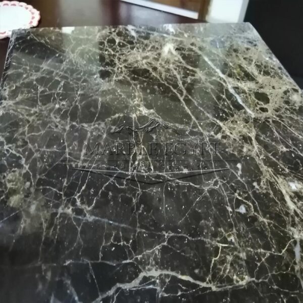 إمبراطور غامق